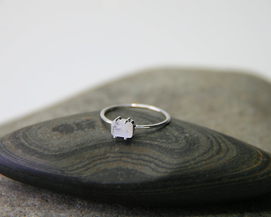 Inner Knowing Ring in Rainbow Moonstone+ Sterling Silver