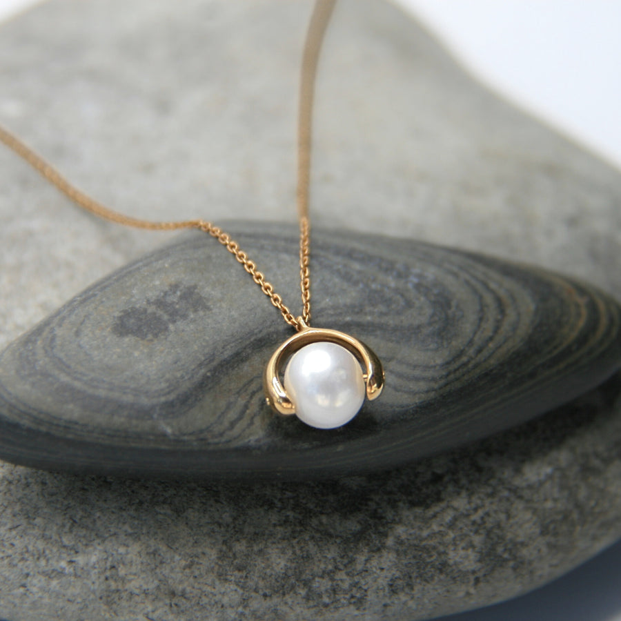 Gold Spinning Pearl Necklace – Inner Balance
