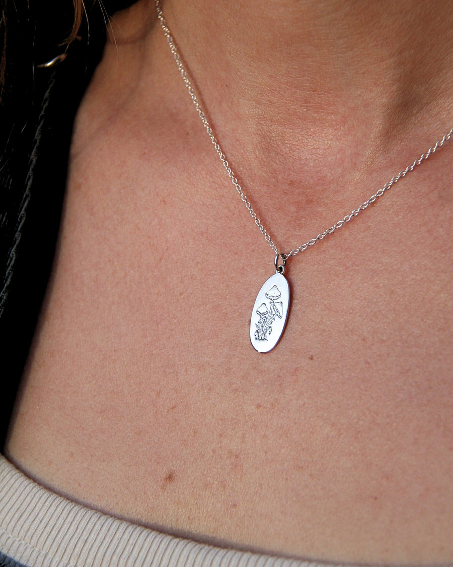 Wonderment Necklace in Gold Oval
